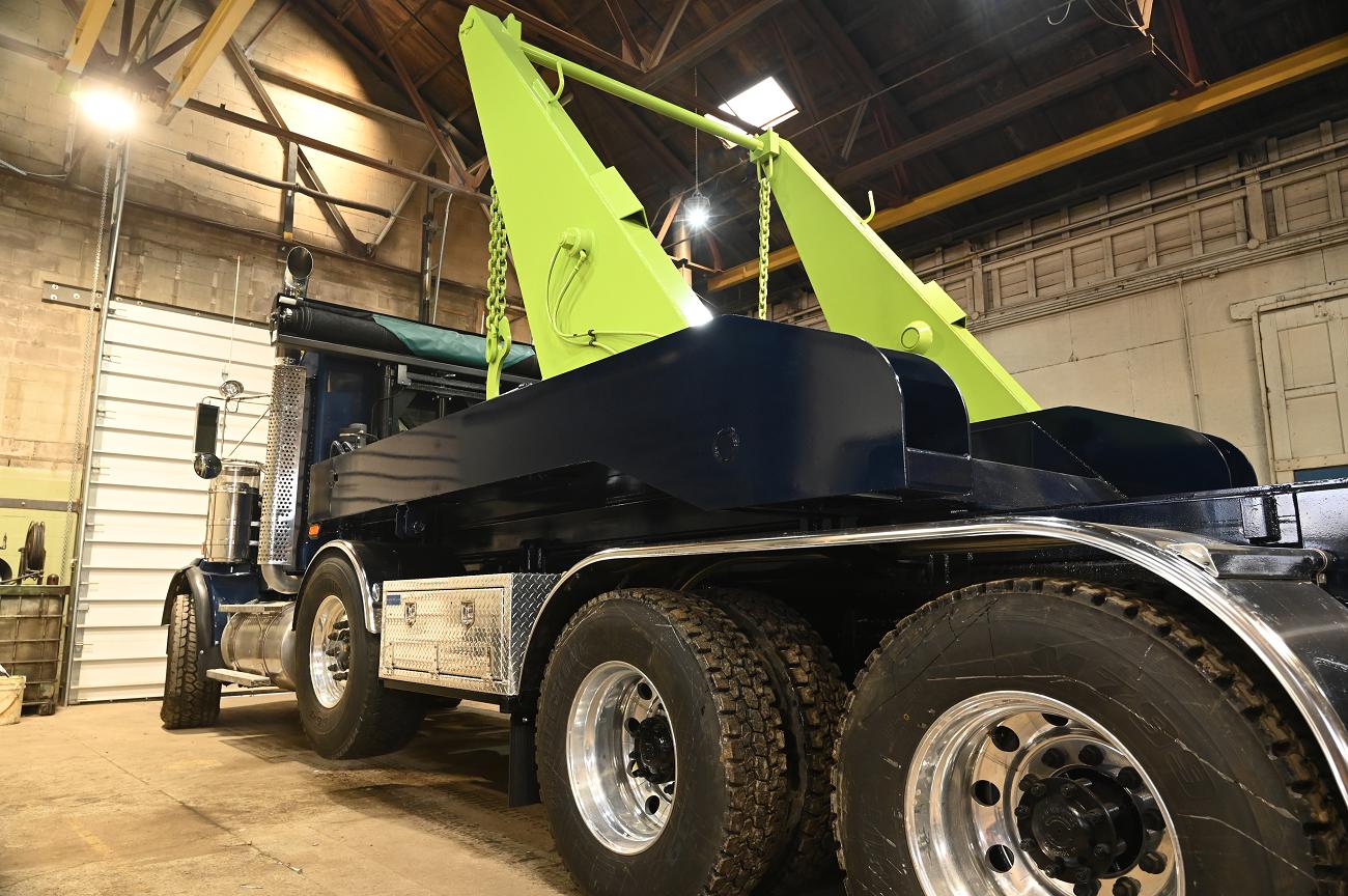 Read more about the article Sliding Lugger Truck Body by JT Fabrication